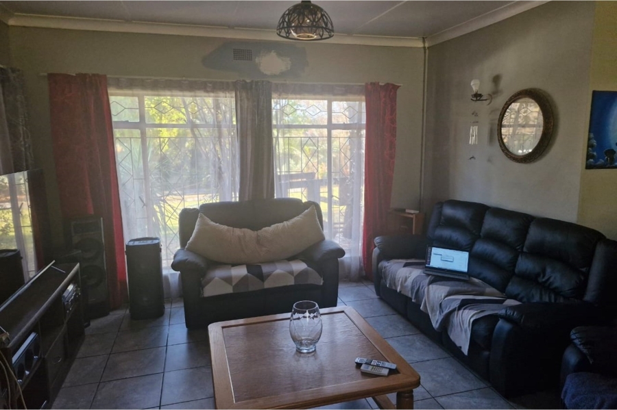 4 Bedroom Property for Sale in Wilkoppies North West